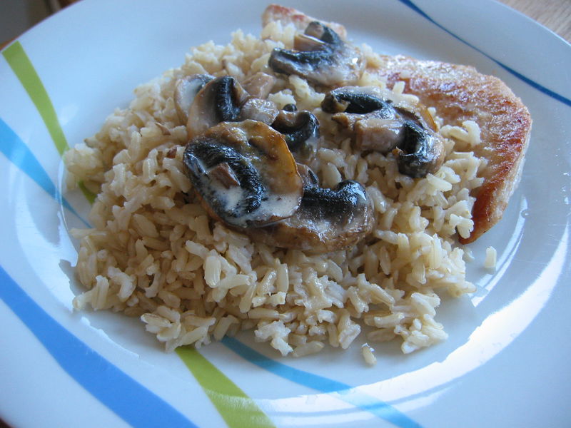 Datei:Champignonschnitzel mit Reis.jpg