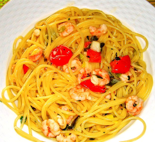 Datei:Spaghetti mit Zitronensahne und Garnelen-01.jpg