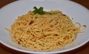 Spaghetti aglio olio.jpg