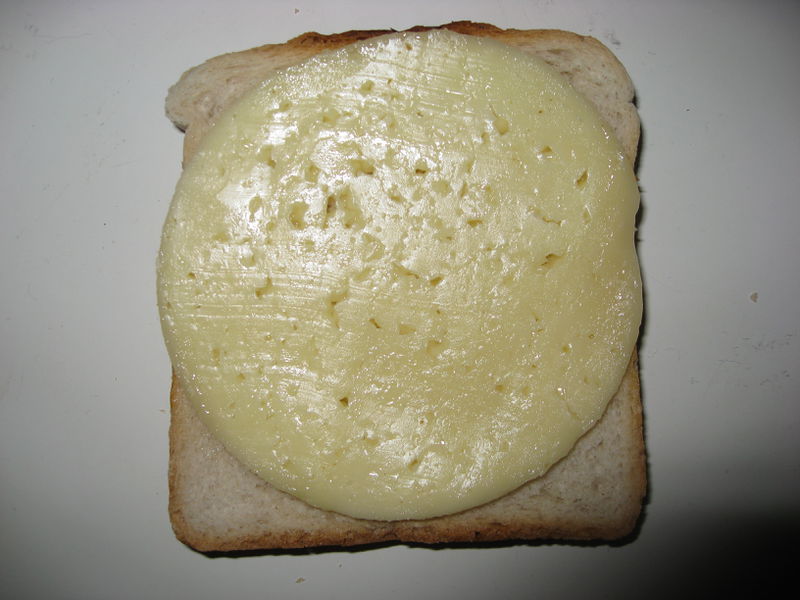 Datei:Cream havarti on bread.jpg