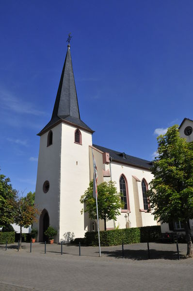 Datei:Rivenich-Kirche-2.JPG