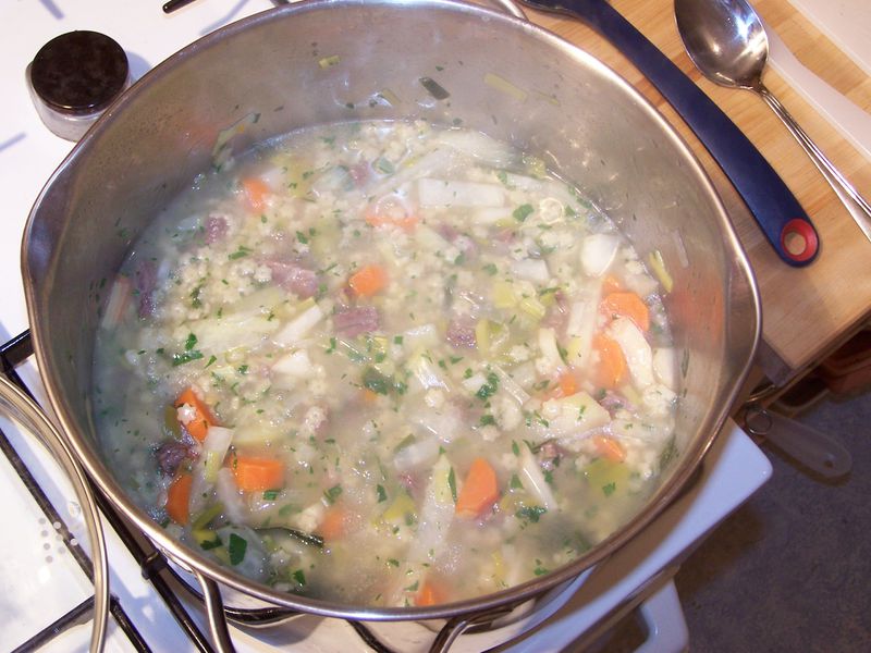 Datei:Rindfleischsuppe-fertig.jpg