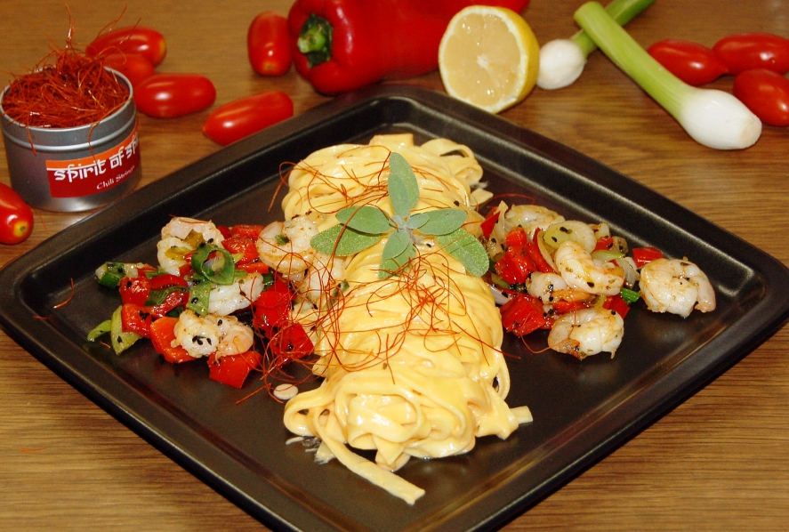 Scampi mit einer Ras el-Hanout-Paprikasauce und Tagliatelle – Koch-Wiki