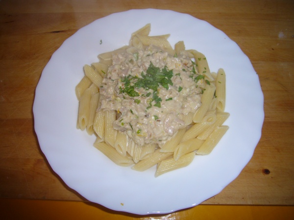 Datei:Penne mit Thunfisch.jpg