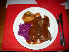 Wildschweinbraten in Rotwein