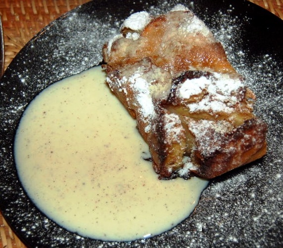 Datei:Apfelstrudel Vanillesauce.jpg