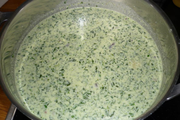 Spinatsuppe mit Kräuterfrischkäse – Koch-Wiki