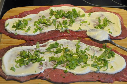 Rindfleisch-Basilikum-Rouladen mit Paprika – Koch-Wiki