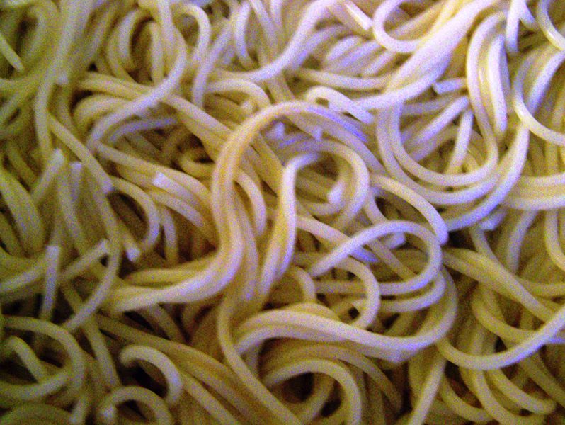 Datei:Gekochte Spaghetti.jpg
