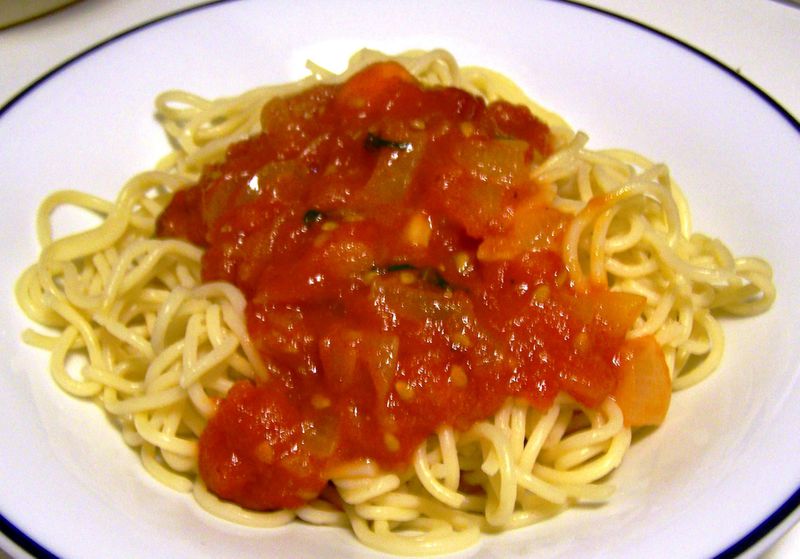 Datei:Spaghetti mit Tomatensauce, fertig.jpg