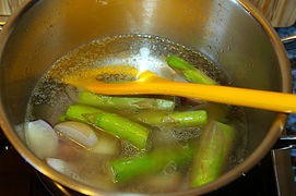 Spargelbouillon Zubereitung 4.JPG