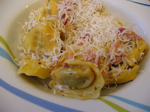 Tortellini mit Champignon-Sahnesauce