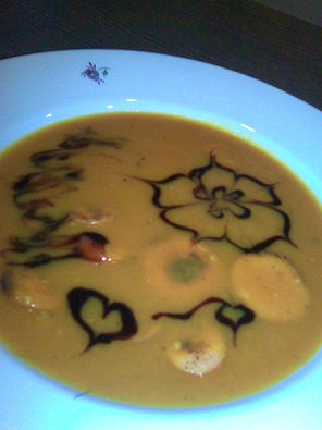 Kürbis-Tomaten-Suppe