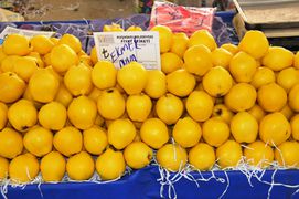 Quittenangebot auf dem Markt in Kusadasi, Türkei