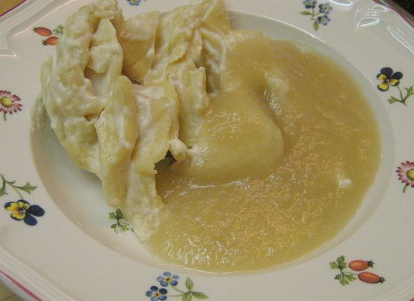Rahmnudeln mit Apfelmus – Koch-Wiki