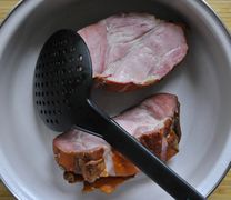 Fleisch der Brühe entnommen