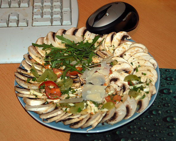 Marinierte Champignons mit einer Tomaten-Trauben-Vinaigrette – Koch-Wiki