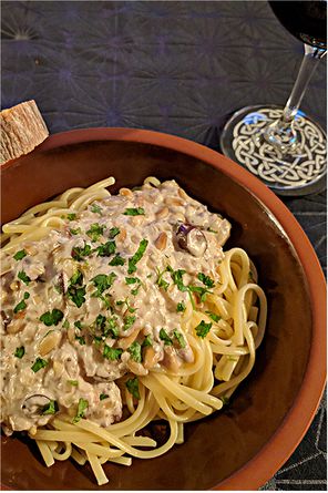 Pasta mit Ziegenkäse und Pinienkernen