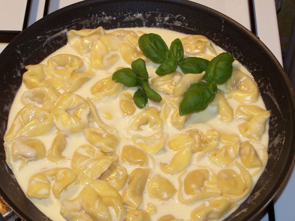 Tortellini in Käse-Sahne-Sauce – Koch-Wiki