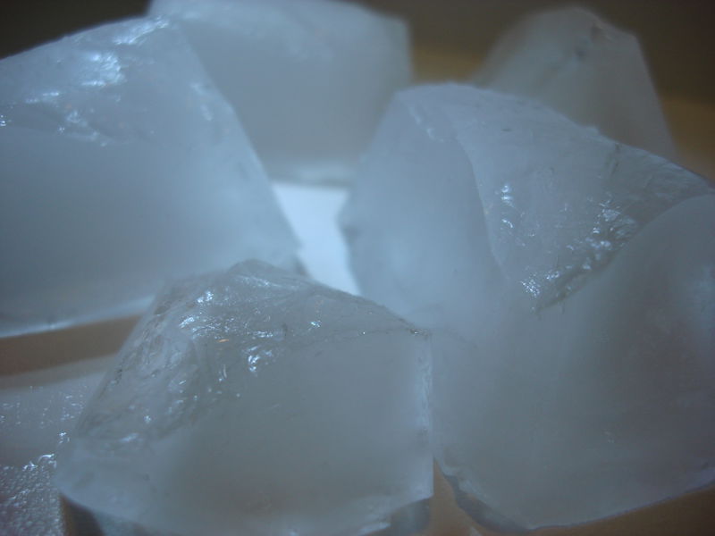 Datei:Icecubes.jpg