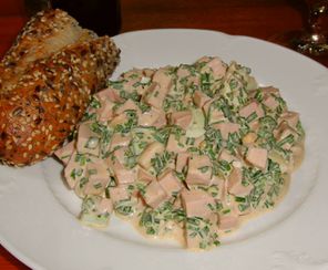 Fleischsalat mit Mayonnaise