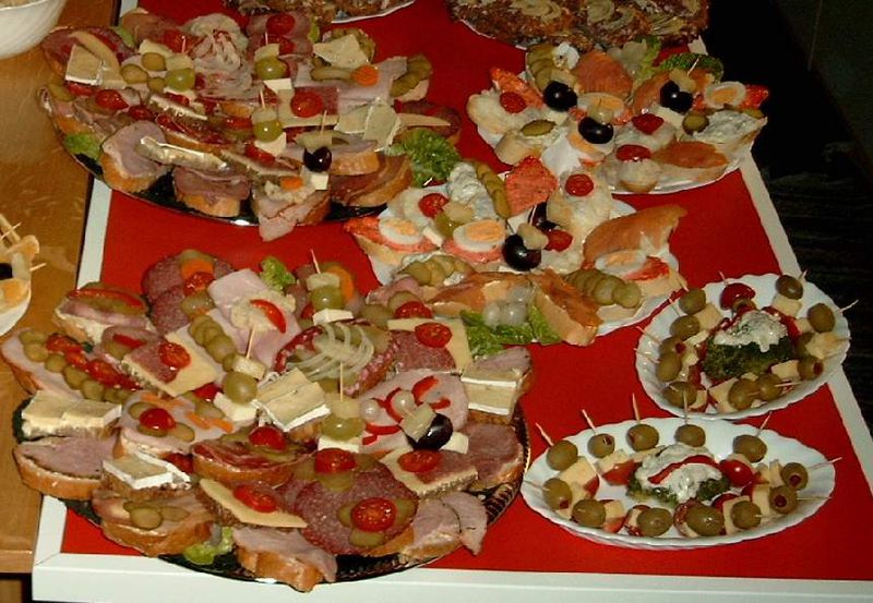 Datei:Canapés.jpg