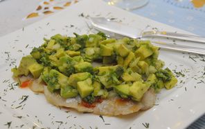 Lachs mit Avocado-Salat