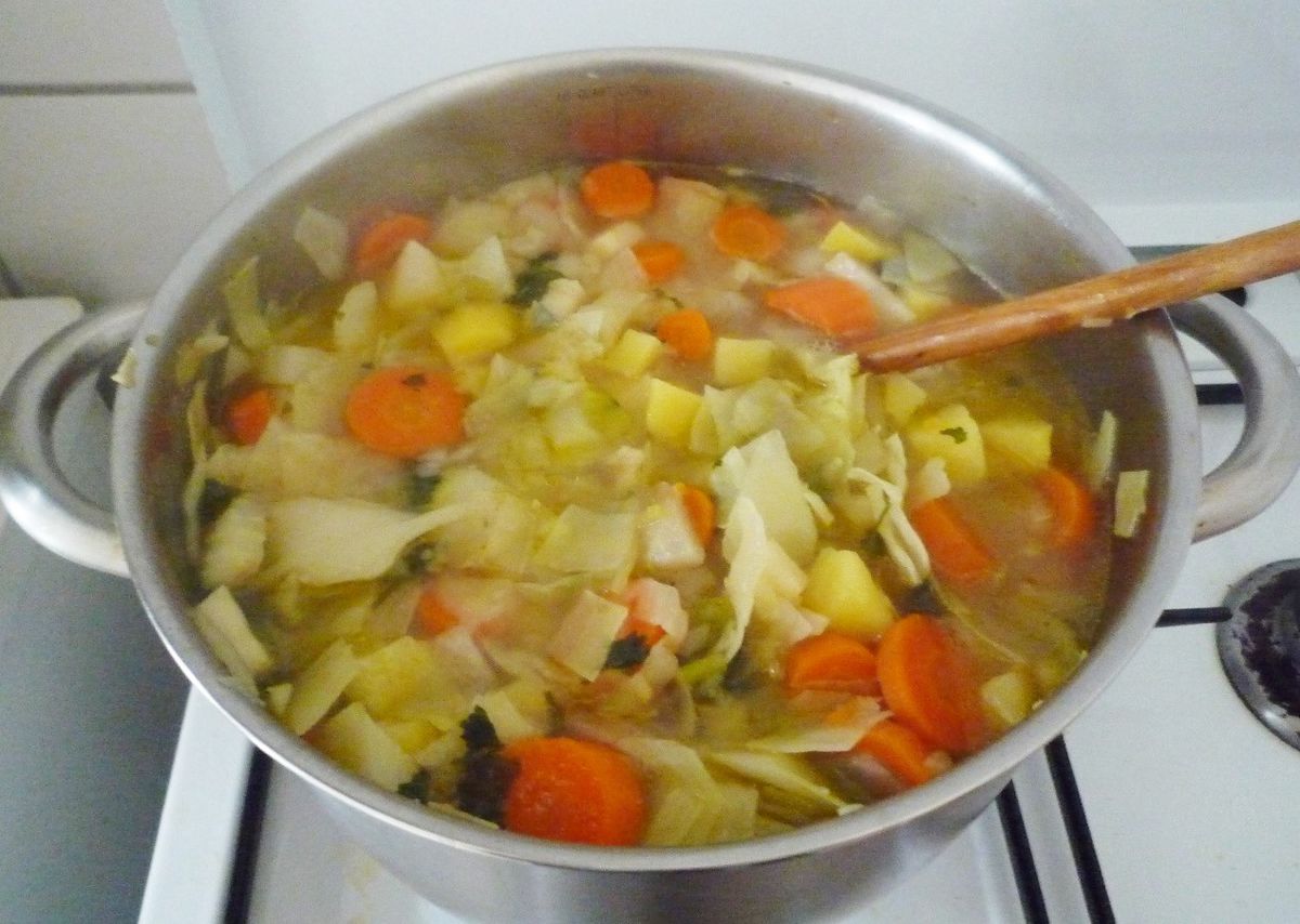 Omas Weißkohlsuppe – Koch-Wiki