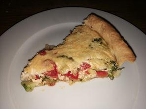 Tarte mit Brokkoli und Paprika