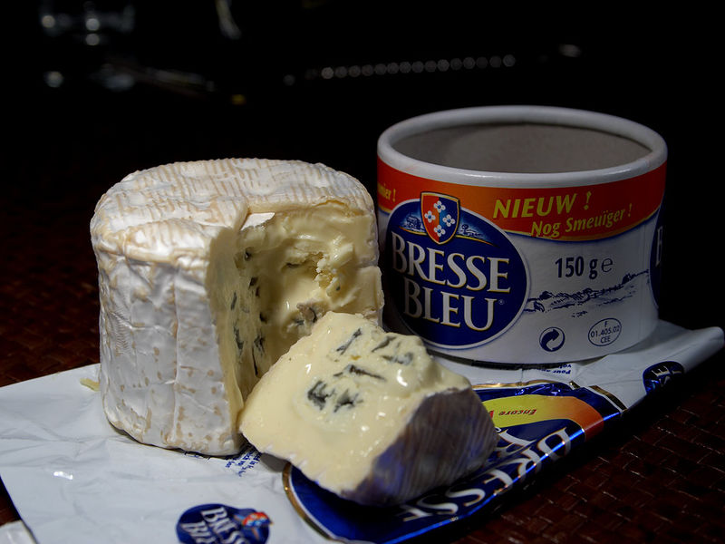 Datei:Bleu de Bresse cheese.jpg
