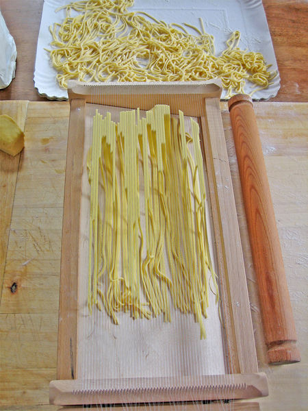 Datei:Spaghetti alla chitarra.jpg