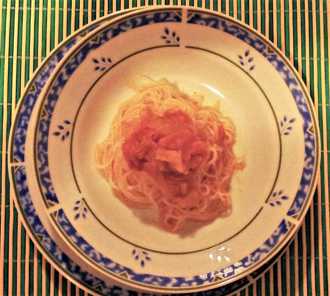Datei:Tomato shirataki noodles.jpg