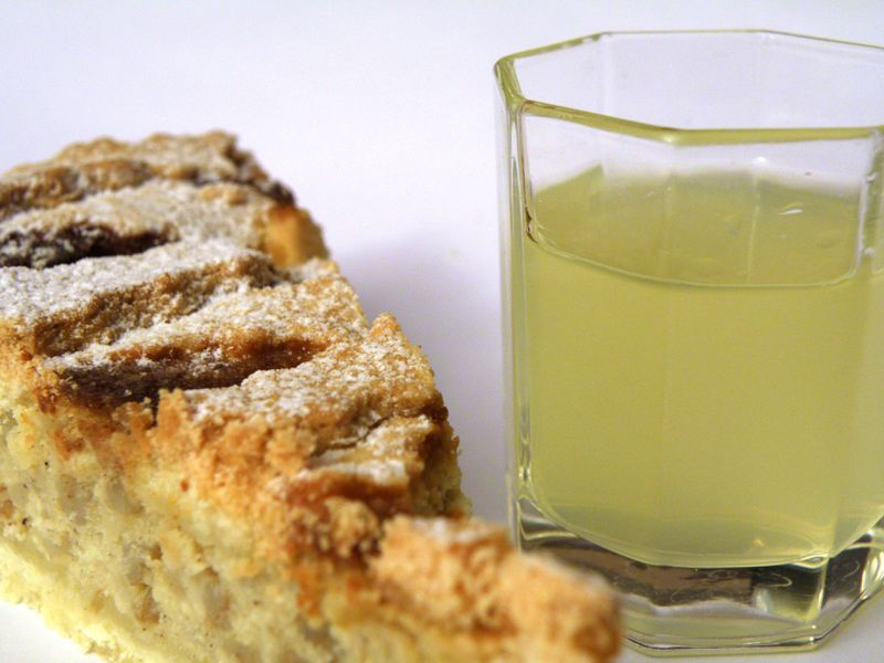 Datei:Pastiera e limoncello.jpg