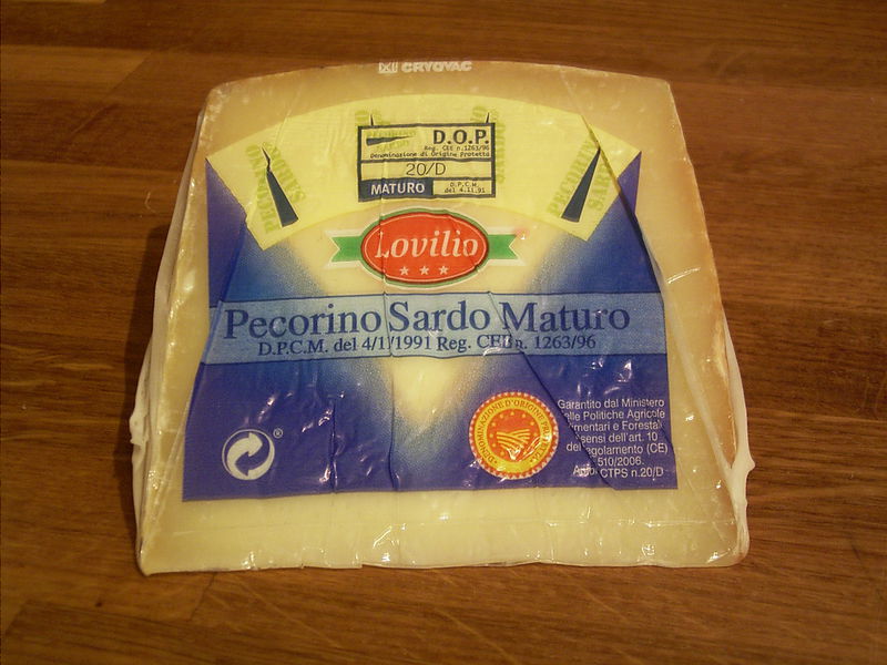 Datei:Pecorino sardo maturo.jpg