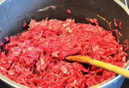 Zugabe von Rotkohl und …