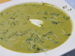 Frische Markerbsensuppe