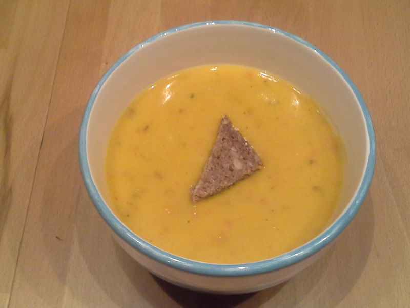 Datei:KuerbisKartoffelsuppe.jpg