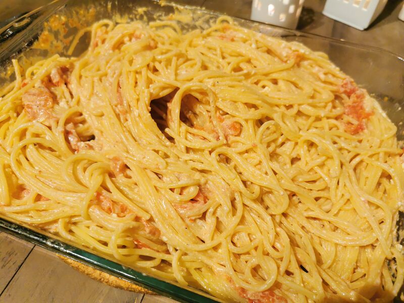 Datei:Ofenspaghetti mit Feta Tomaten.jpg