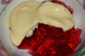 Roter Wackelpudding