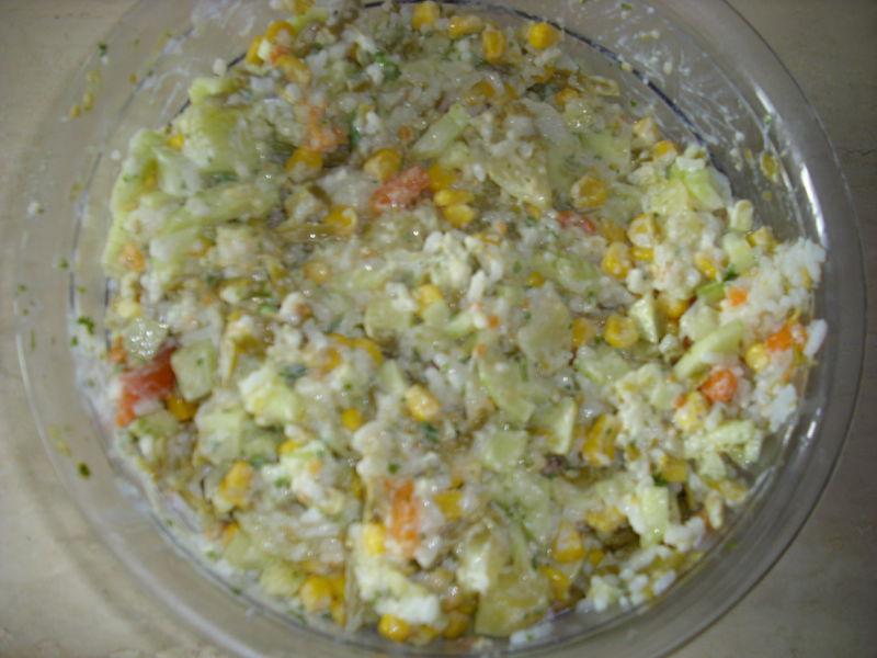 Datei:Aller Welt Salat mit Reis.JPG
