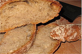 WurzelBrot Anschnitt.jpg