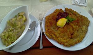 Wiener Schnitzel mit Preiselbeeren