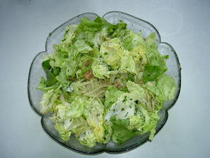 Kopfsalat mit Thunfisch