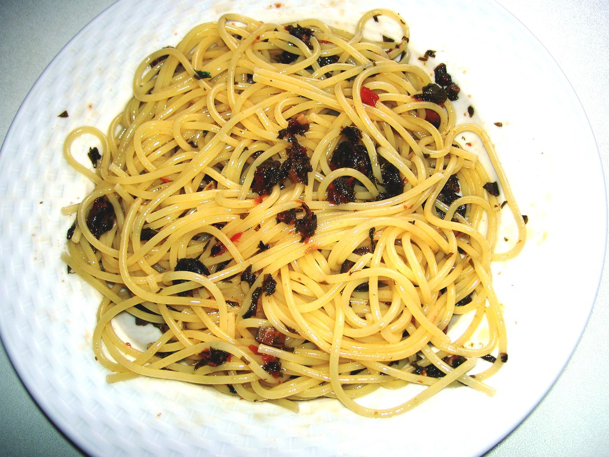 Spaghetti mit Sardellen KochWiki