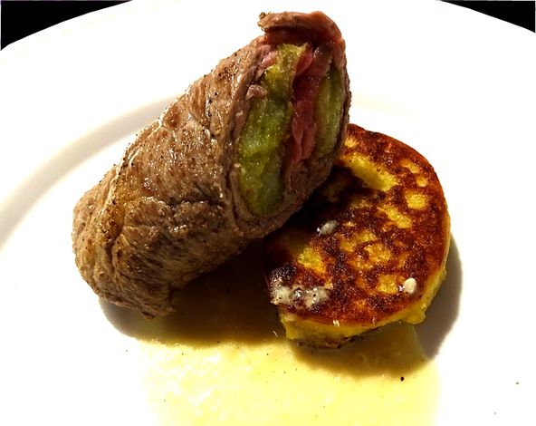 Rinderrolle mit Spargel an Riesling-Safran-Sauce – Koch-Wiki