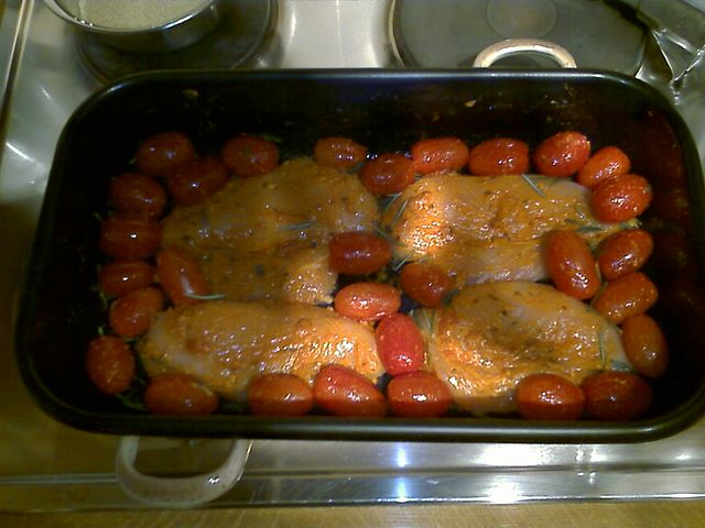 Gebackene Hähnchenbrust mit Pesto und Backtomaten – Koch-Wiki