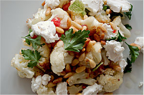 Warmer Blumenkohlsalat