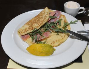 Crepes mit geräucherter Forelle, geöffnet-CTH.JPG