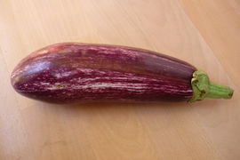 Rot-weiß gestreifte Aubergine