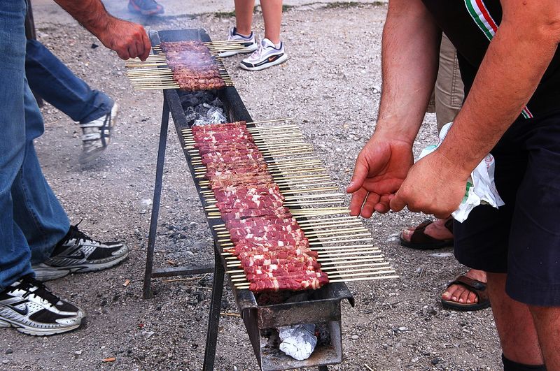 Datei:Arrosticini 2010-by-RaBoe-04.jpg